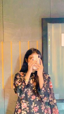 Momina Najeeb Najeeb Sarwar Profile Picture